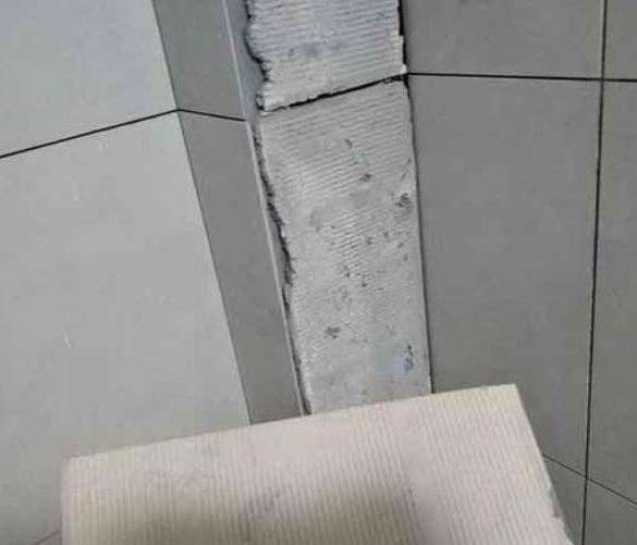 灵宝瓷砖空鼓维修公司分享下厨房瓷砖脱落的补救措施。